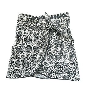 Industry Black and White Floral Wrap Mini Skirt Size XS